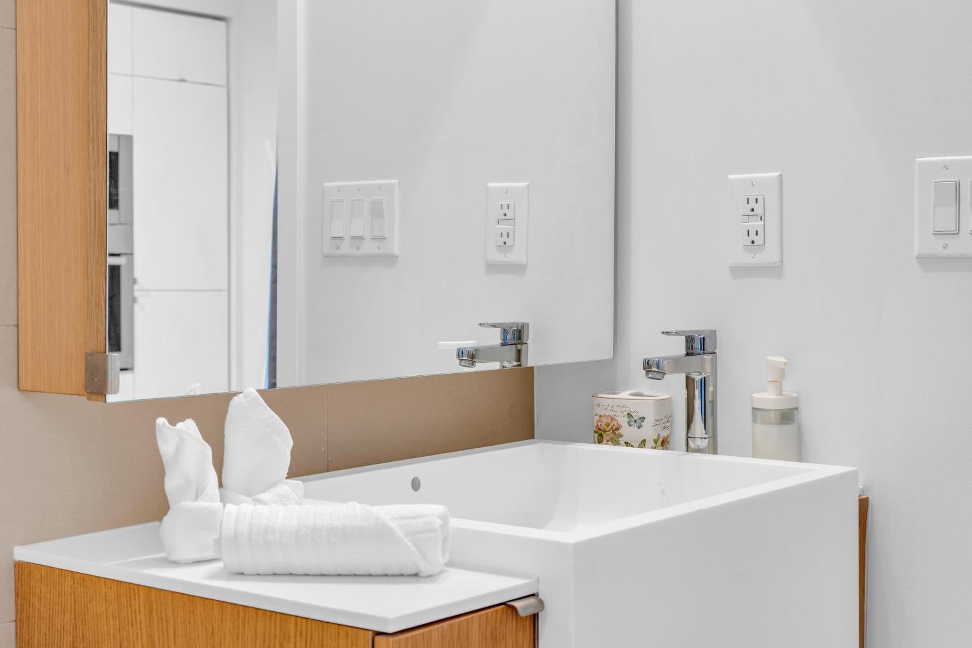 Spadina Modern Suites Toronto Exteriör bild