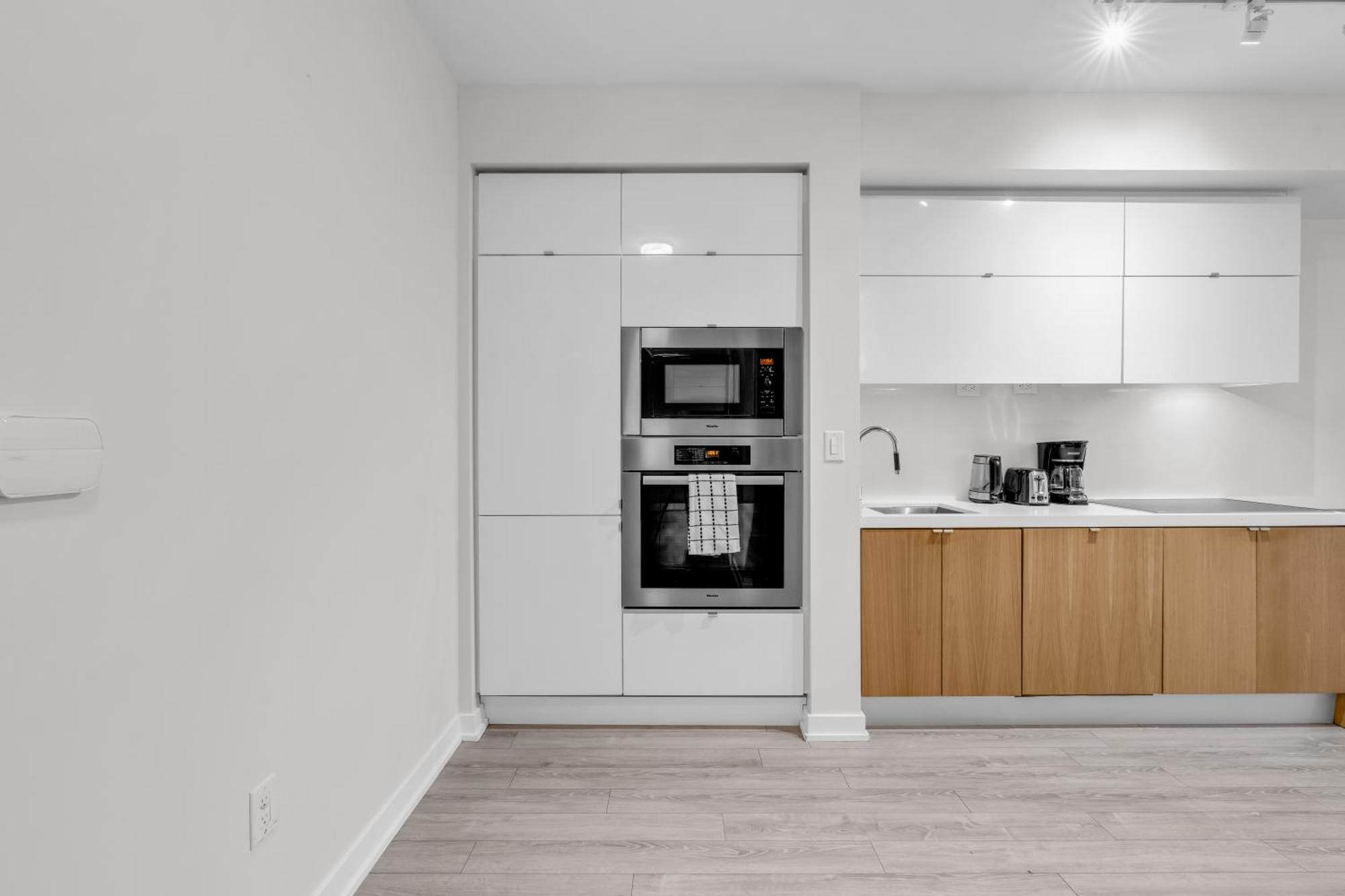 Spadina Modern Suites Toronto Exteriör bild